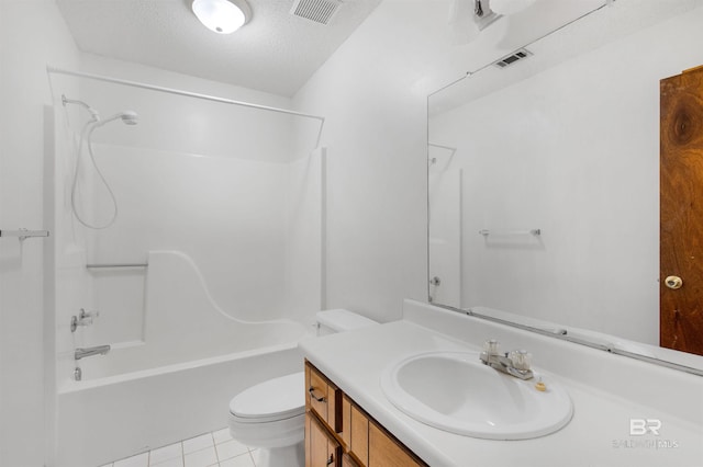 full bath with toilet, a textured ceiling, washtub / shower combination, and visible vents