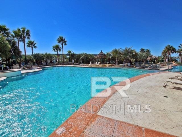 view of swimming pool