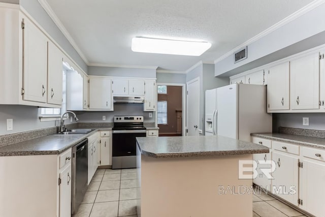 kitchen featuring light tile patterned floors, visible vents, appliances with stainless steel finishes, a sink, and under cabinet range hood