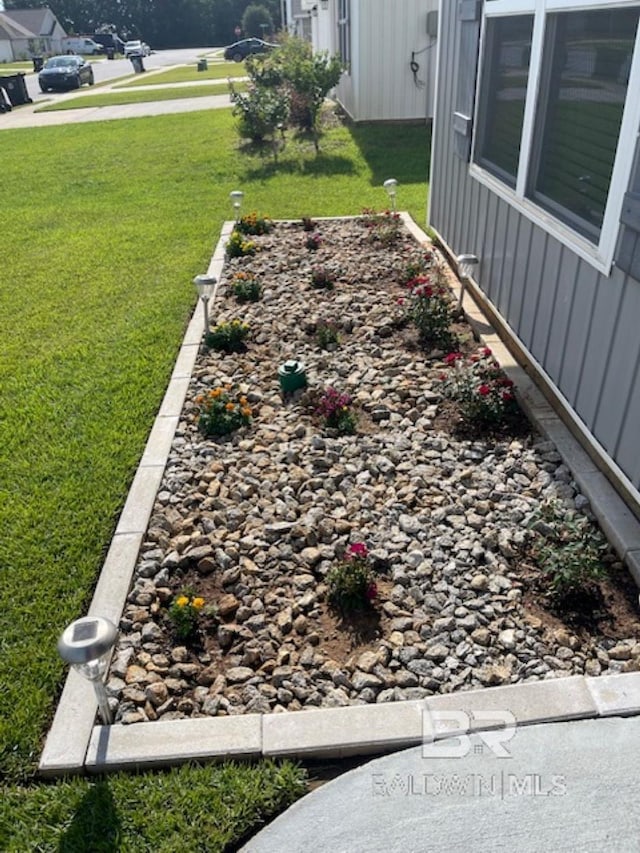 20770 Mercury Dr, Robertsdale, AL 36567 - view of grassy yard