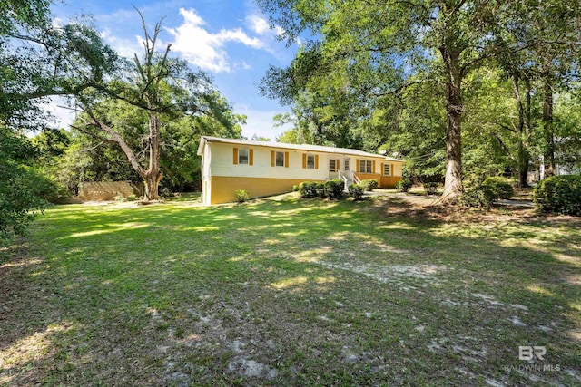 4014 Moffett Ct, Mobile, AL 36618 - back of property featuring a lawn