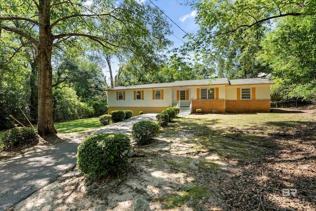 4014 Moffett Ct, Mobile, AL 36618 - single story home featuring driveway and brick siding