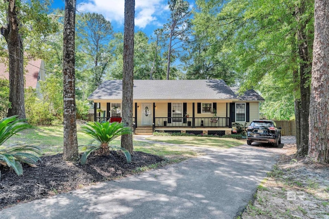 108 Paige Cir, Daphne, AL 36526 - ranch-style home with covered porch, driveway, and roof with shingles