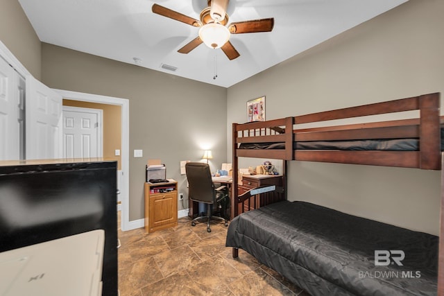 bedroom featuring ceiling fan