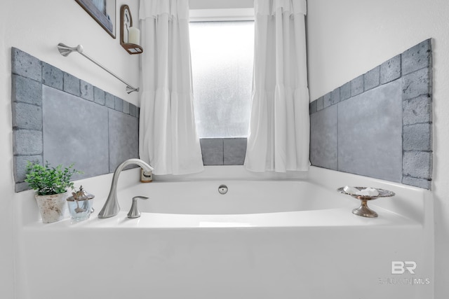 8847 Asphodel Ln, Daphne, AL 36526 - full bath featuring a bathtub