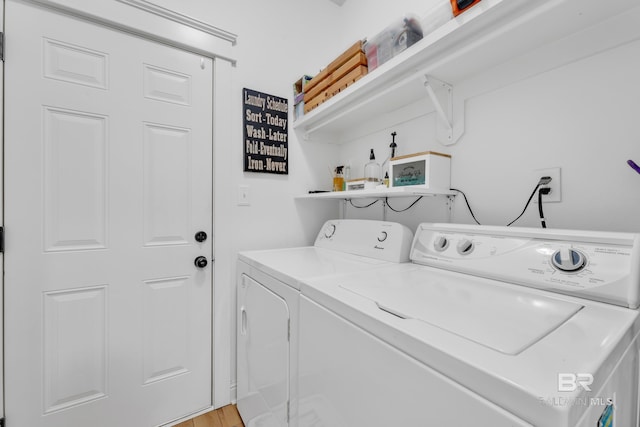 8847 Asphodel Ln, Daphne, AL 36526 - laundry room featuring washer and dryer
