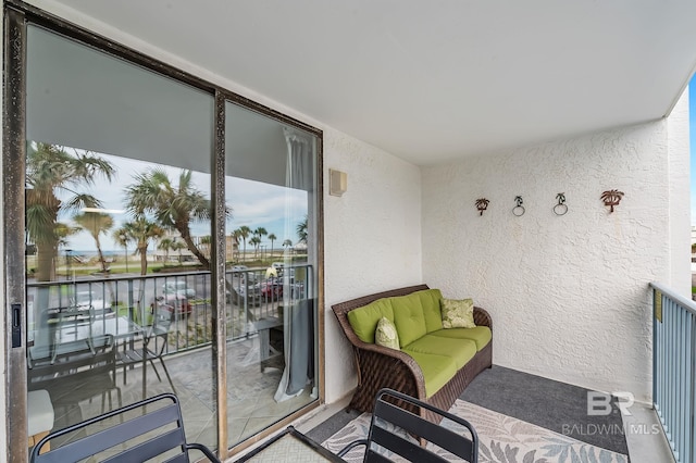 balcony featuring an outdoor hangout area