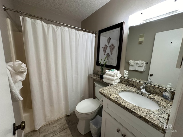 full bathroom featuring a textured ceiling, toilet, visible vents, vanity, and shower / bath combo