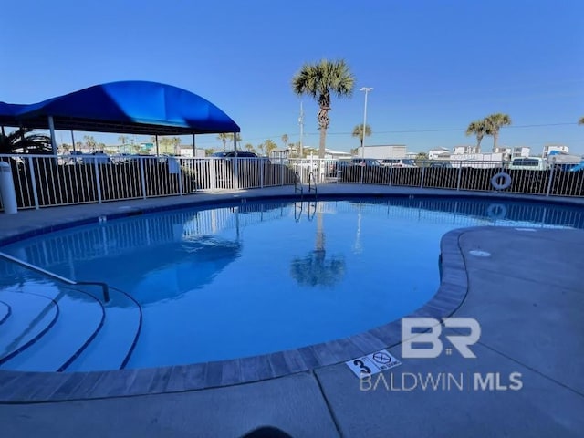 view of swimming pool