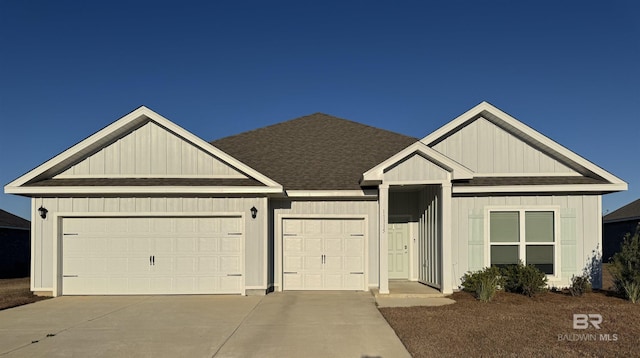 view of front facade with a garage