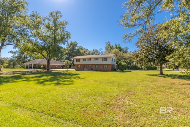 view of front of property with a front yard
