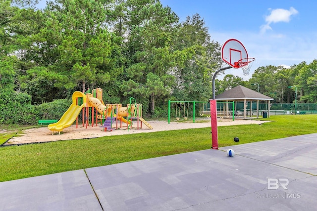 30230 Dolive Rdg, Daphne, AL 36527 - communal playground with a gazebo, view of scattered trees, and community basketball court
