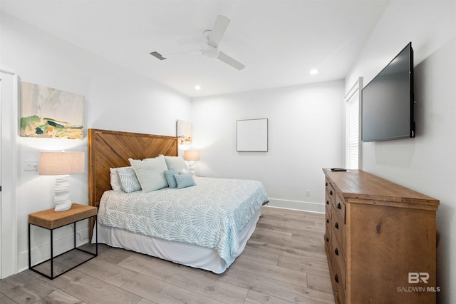 1476 Sandpiper Ln Unit B, Gulf Shores, AL 36542 - bedroom featuring light wood-style floors, recessed lighting, ceiling fan, and baseboards