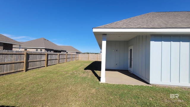 view of yard with a patio area