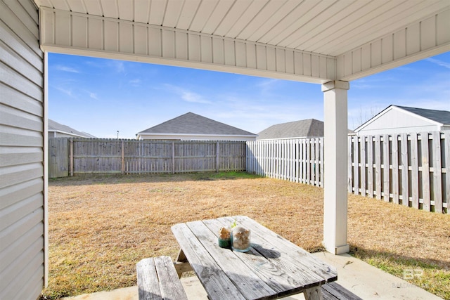 view of yard featuring a patio