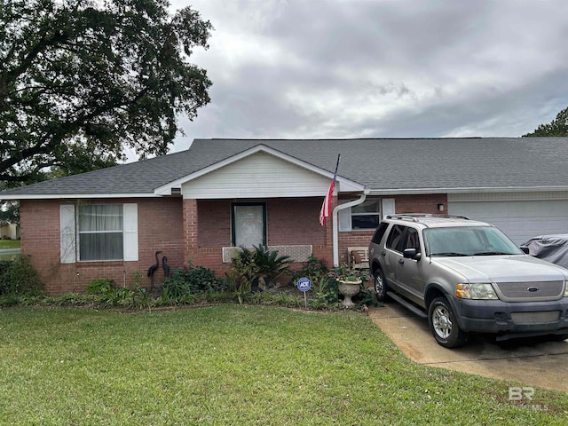 single story home with a front lawn