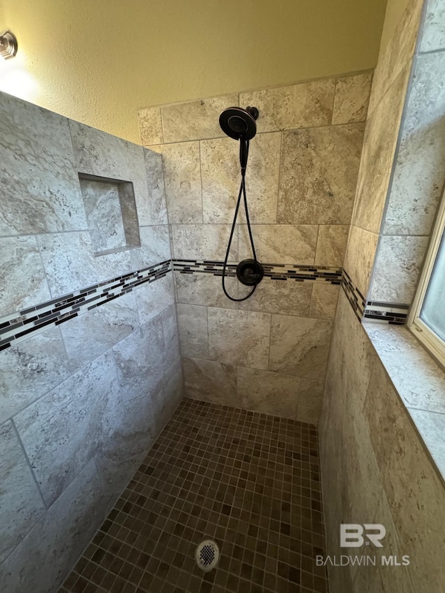253 Cherokee St, Mobile, AL 36606 - full bath with tiled shower