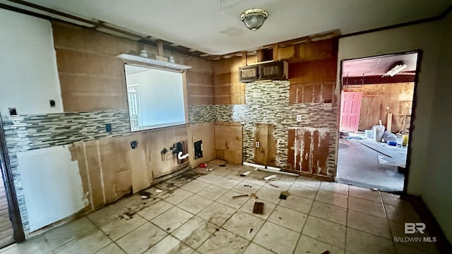 kitchen featuring tasteful backsplash