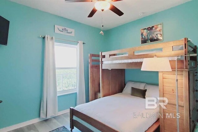 bedroom featuring ceiling fan