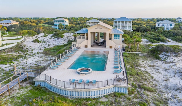 view of swimming pool