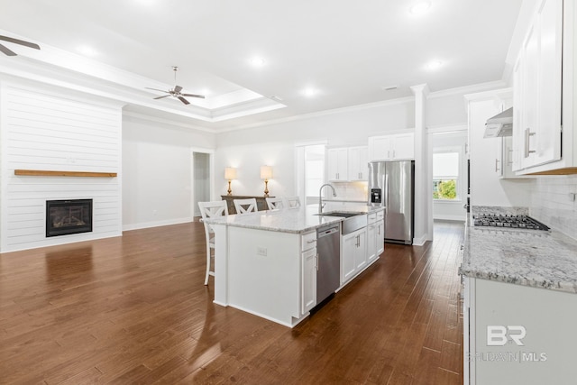 360 Nandina Loop, Fairhope, AL 36532 - kitchen featuring a ceiling fan, appliances with stainless steel finishes, crown molding, a sink, and backsplash