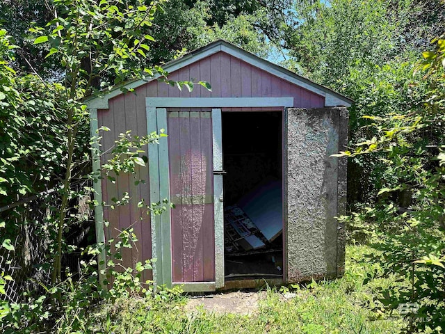 view of shed / structure