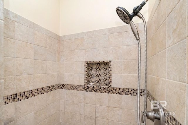 1509 Ridgeland Rd, Mobile, AL 36695 - bathroom featuring tiled shower