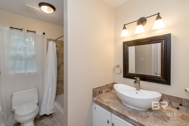 1509 Ridgeland Rd, Mobile, AL 36695 - bathroom with vanity, shower / bath combination with curtain, and tile patterned flooring