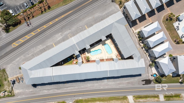 bird's eye view of a pool area