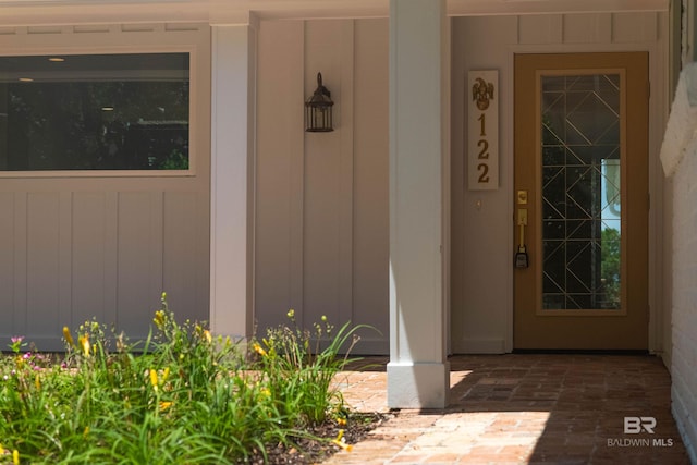 view of property entrance