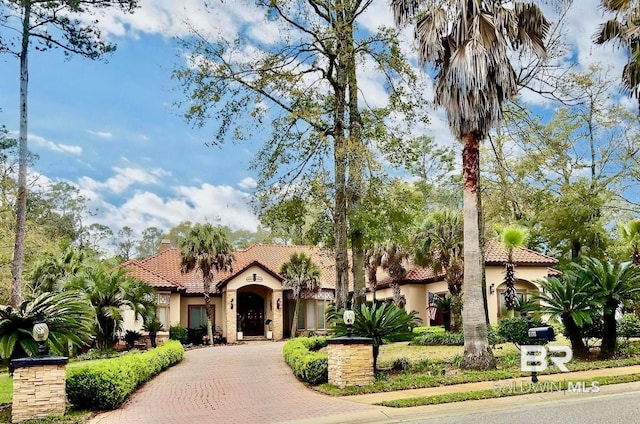 view of mediterranean / spanish-style house