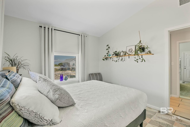 3425 Ponce De Leon Ct, Gulf Shores, AL 36542 - bedroom with visible vents