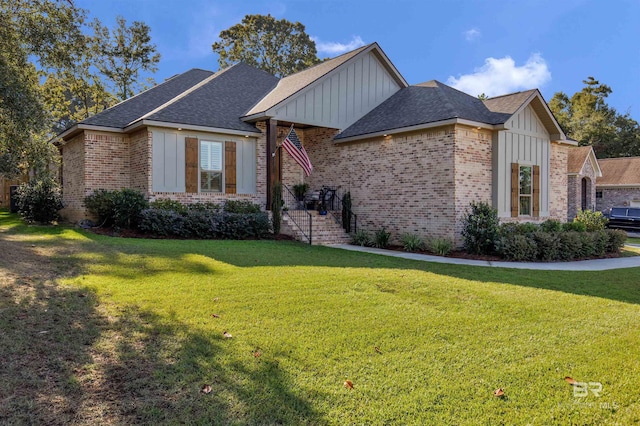 view of front of house with a front yard