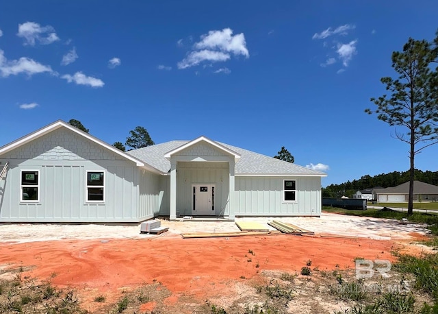 11341 Tall Timber Ln, Elberta, AL 36530 - modern farmhouse with board and batten siding and roof with shingles
