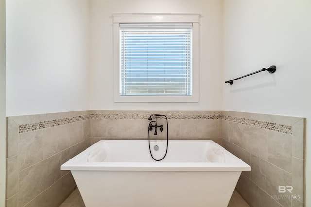 bathroom with a bathtub