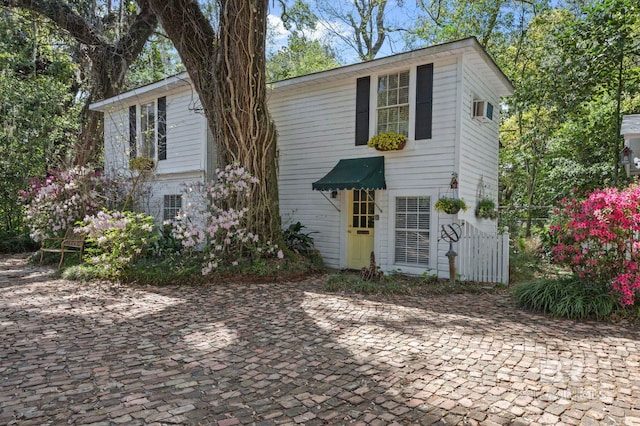 2550 Springhill Ave, Mobile, AL 36607 - view of split foyer home