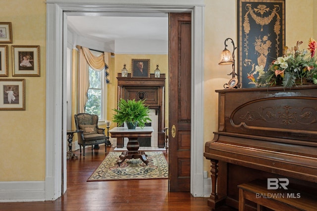 2550 Springhill Ave, Mobile, AL 36607 - living area with baseboards and wood finished floors
