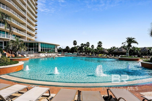 view of swimming pool