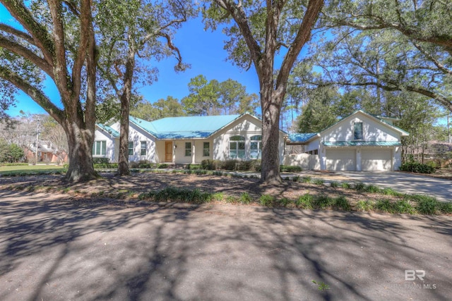 view of front of home with driveway