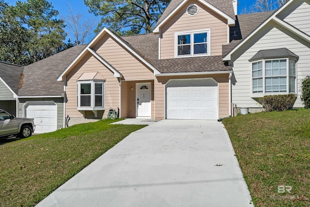 view of front facade with a front yard