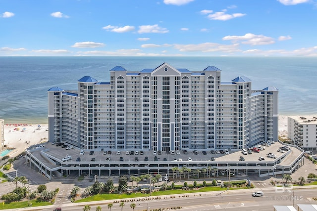 bird's eye view with a water view