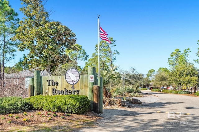 view of community / neighborhood sign