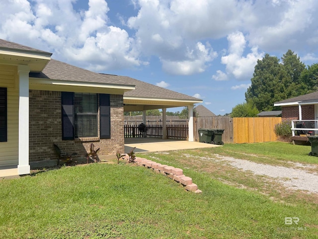 view of yard featuring a patio area