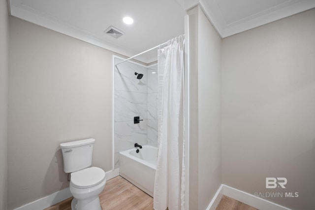 751 Abbey Way, Mobile, AL 36695 - bathroom with toilet, wood finished floors, baseboards, shower / tub combo with curtain, and crown molding