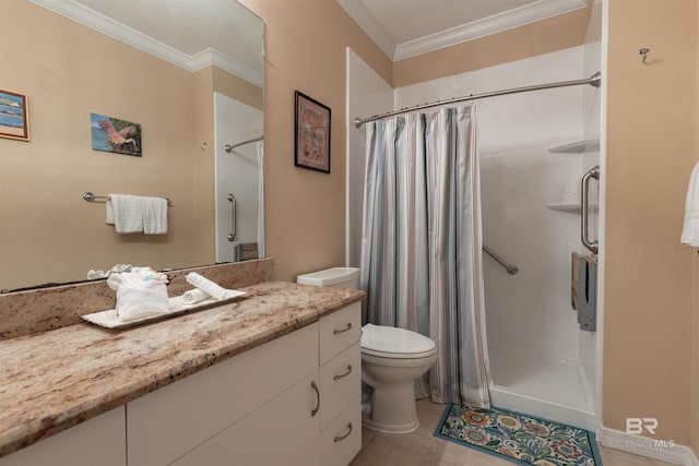 full bathroom featuring toilet, crown molding, and a shower with curtain