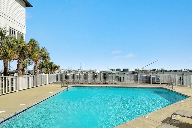 view of swimming pool