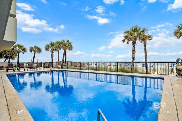 view of swimming pool