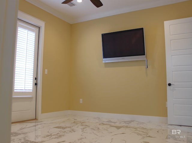 empty room featuring ceiling fan