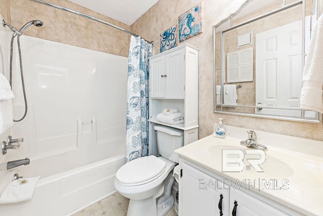 full bath featuring vanity, toilet, and shower / tub combo with curtain