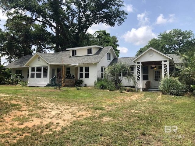 view of front of house with a front yard